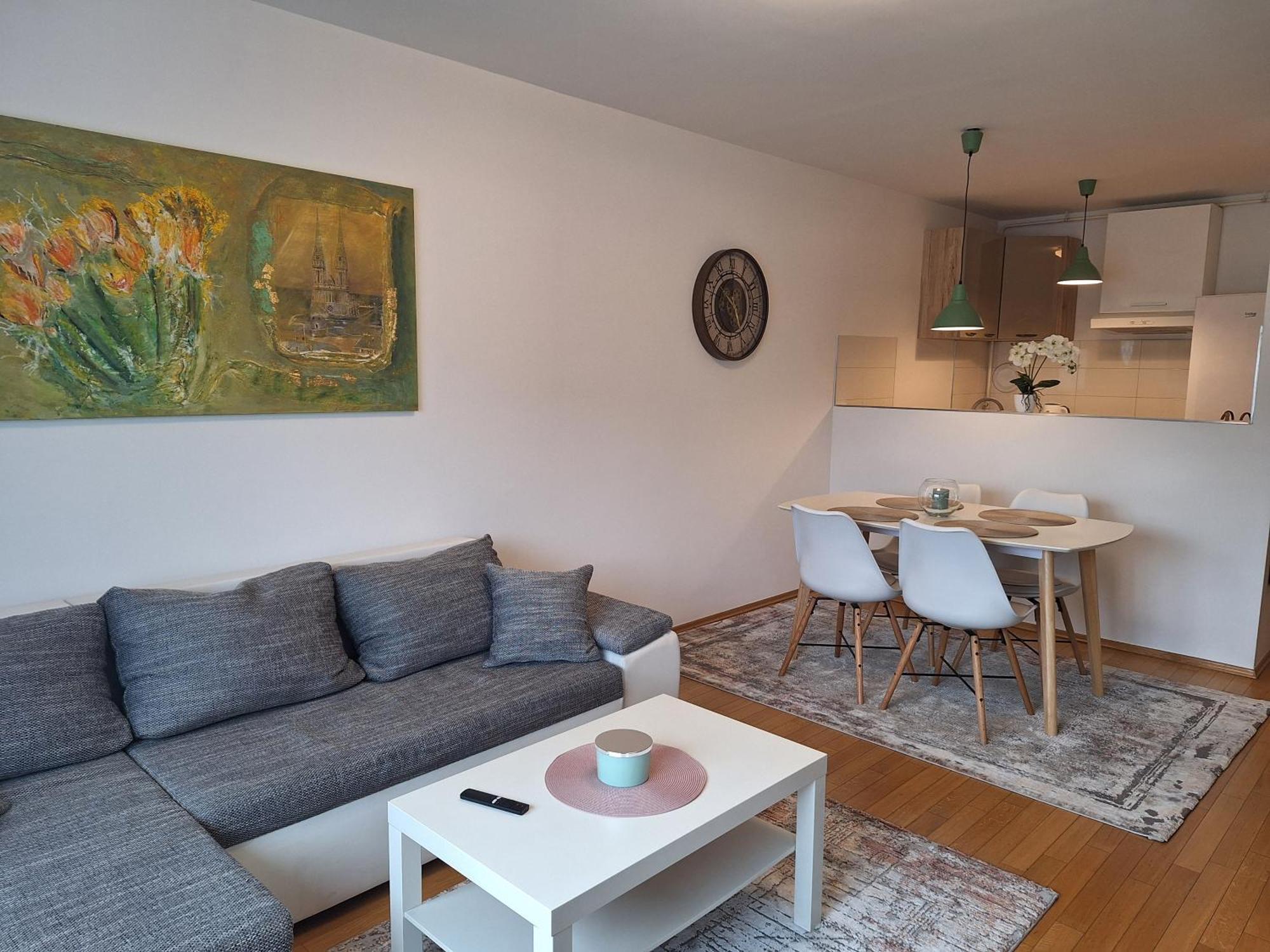 Apartman Lory, Zagreb, Downtown, With Own Parking In The Garage 外观 照片