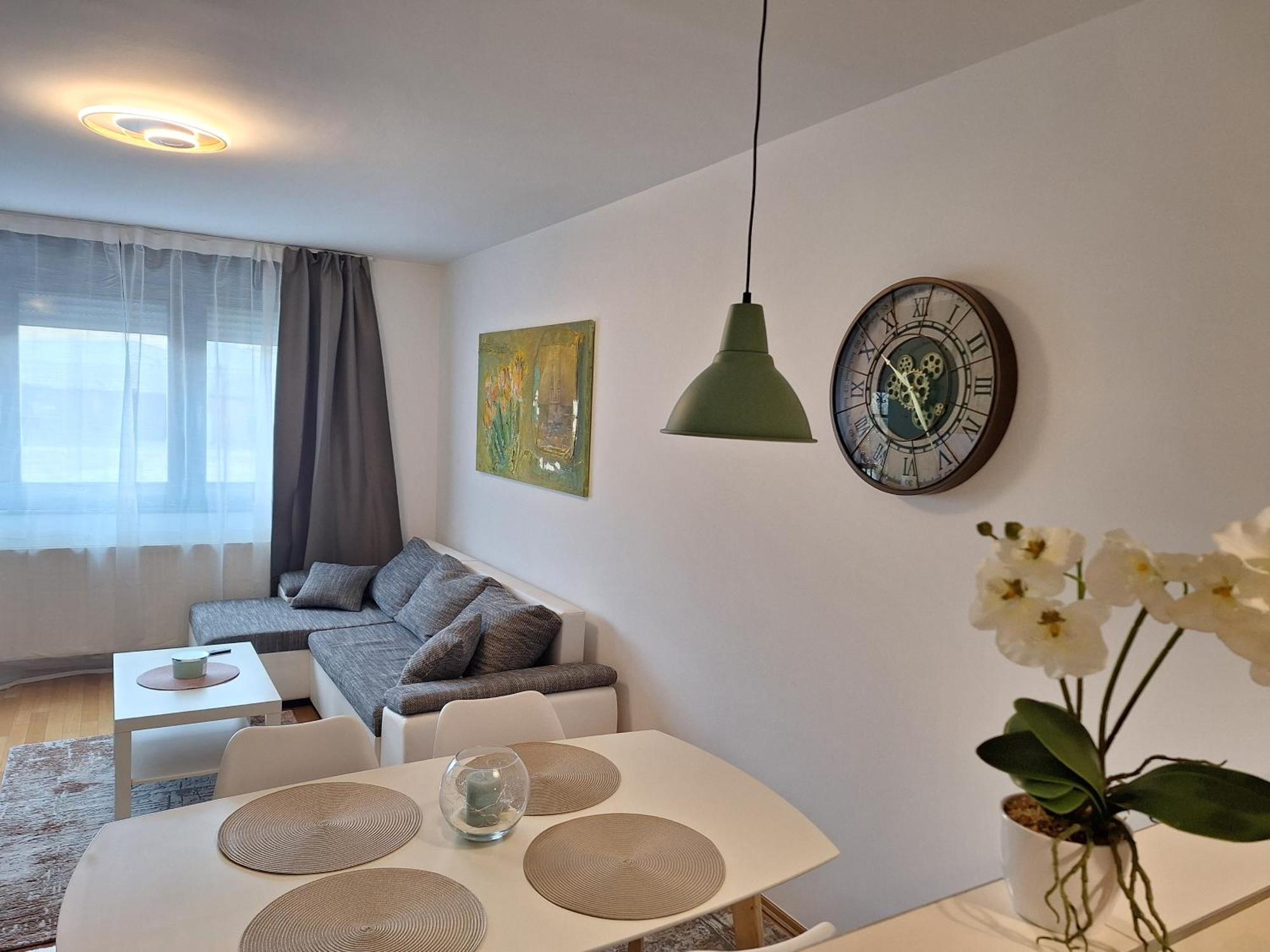 Apartman Lory, Zagreb, Downtown, With Own Parking In The Garage 外观 照片