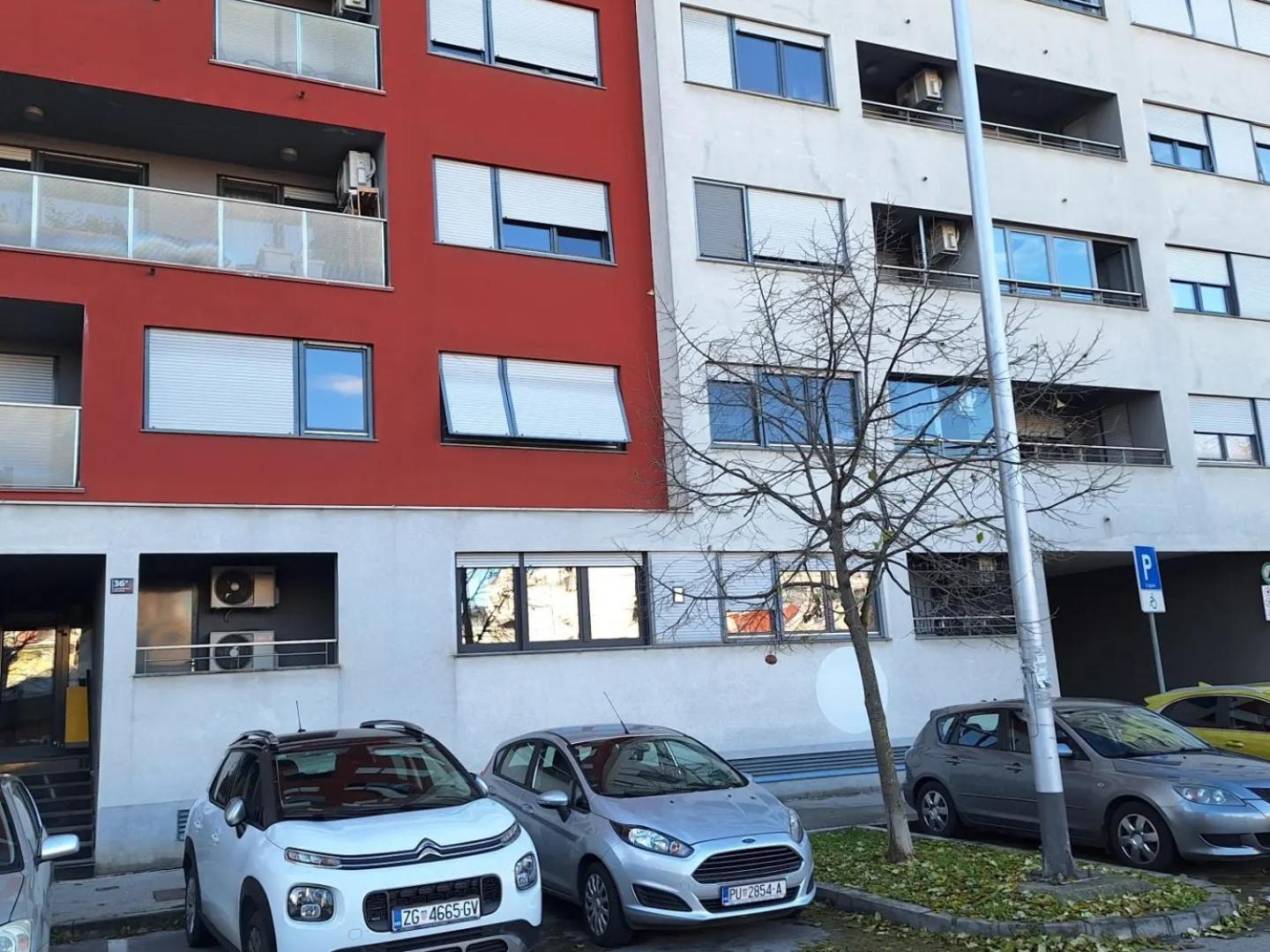 Apartman Lory, Zagreb, Downtown, With Own Parking In The Garage 外观 照片