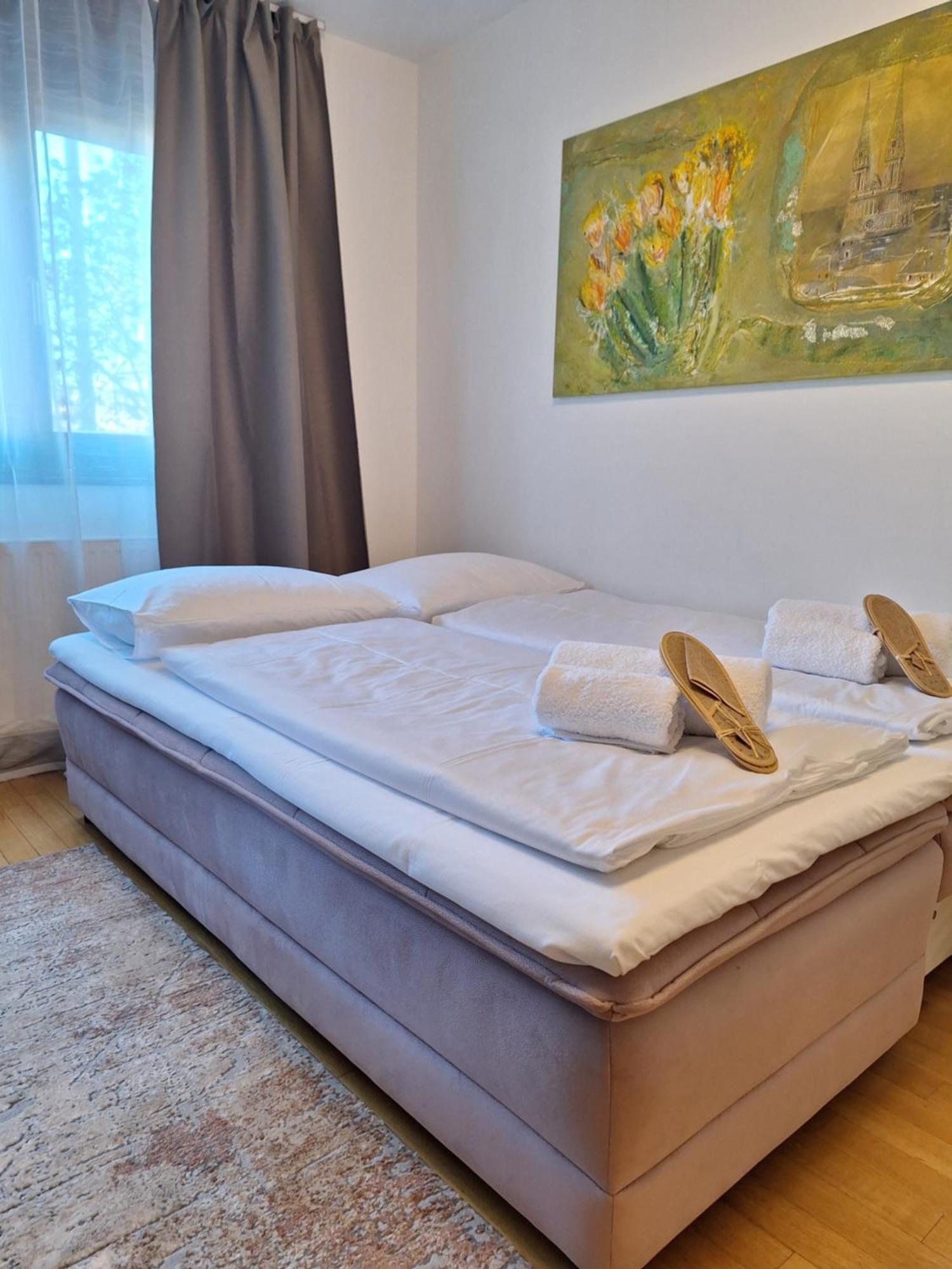 Apartman Lory, Zagreb, Downtown, With Own Parking In The Garage 外观 照片